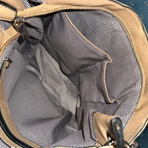 Tan Shoulder Bag - Picture 5 of 7